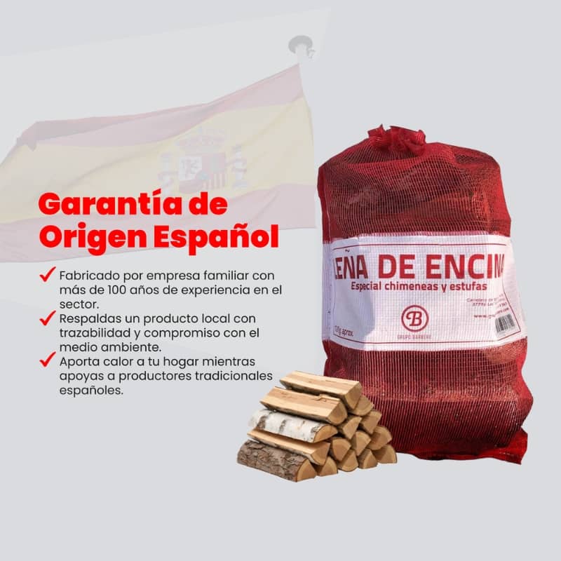 Palet con sacos de leña de encina